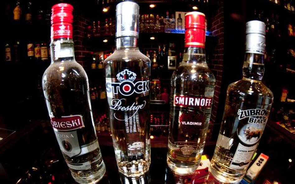 W 2011 roku Polacy wydali na mocny alkohol o niemal 450 mln zł mniej niż rok wcześniej