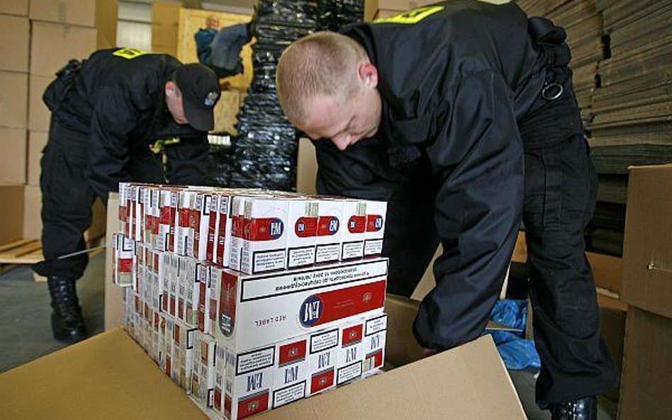 Nielegalny dym coraz większy