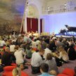 Dzięki kartom rodziny wielodzietne mogą mieć zniżki np. w teatrach, w kinie czy na basenie