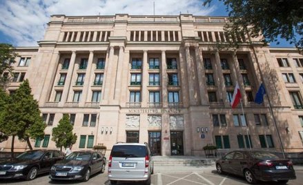 W Ministerstwie Finansów działała grupa wyłudzająca środki z VAT