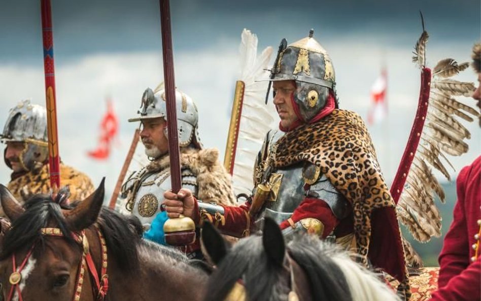 Towarzysze husarscy Chorągwi Husarskiej Województwa Kujawsko-Pomorskiego. Fot. Szymon Zdziebło