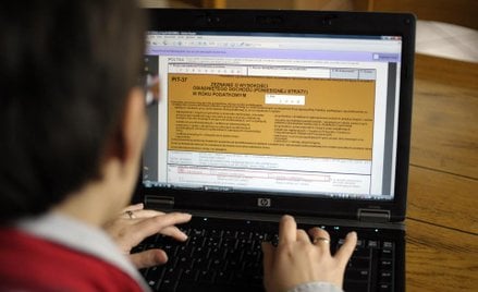 PIT: jak wykazać zaliczki i rozliczyć stypendium