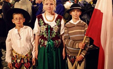 Rodacy z gór ubrani byli w tradycyjne stroje