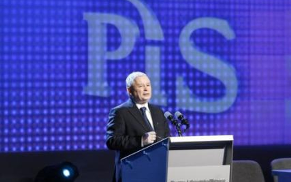Platforma i PiS – takie same spadki, ale jeden boleśniejszy