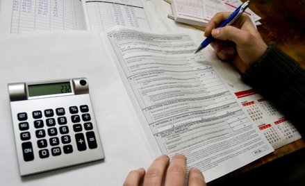 Firma wypełni roczny PIT za pracownika