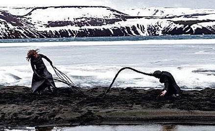 Spektakle uzupełni prezentacja wideo włoskiego kolektywu MASBEDO