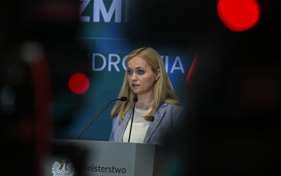 Minister zdrowia Jolanta Sobierańska-Grenda podczas konferencji prasowej, na której przedstawiła pro