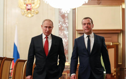 Prezycent Rosji Władimir Putin i dotychczasowy premier Dmitrij Miedwiediew