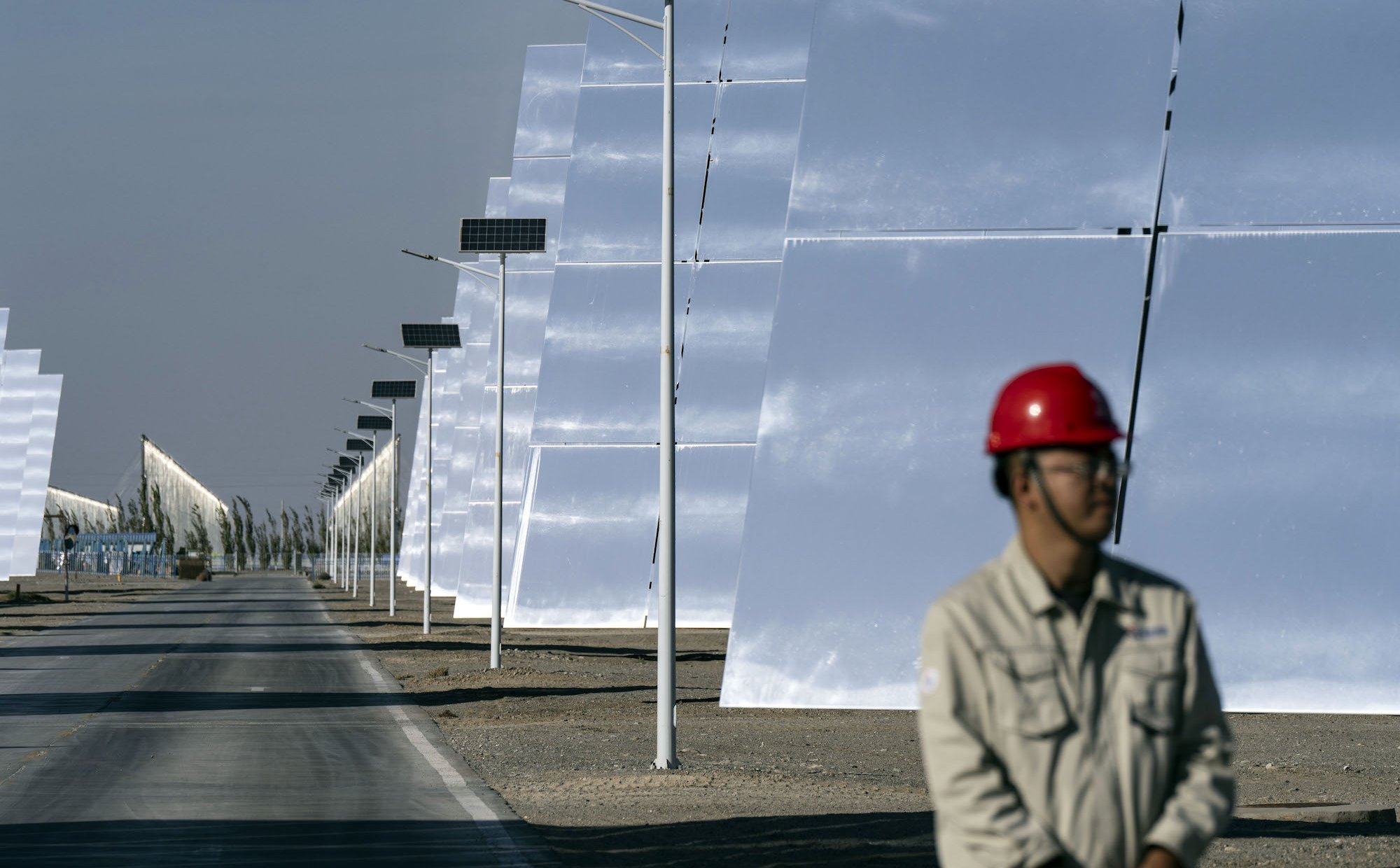 Emisje CO2 w Chinach spadają mimo wzrostu zużycia energii. Sukces OZE