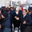 Premier Mateusz Morawiecki podczas rozmowy z protestującymi górnikami z Sierpnia'80 w Katowicach