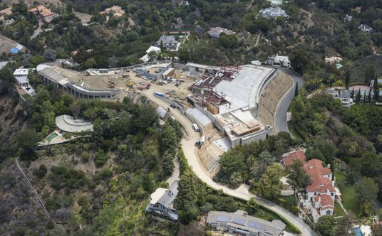 Posiadłość w trakcie budowy