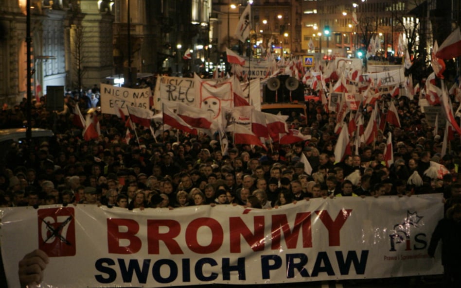 Manifestacja PiS: Brońmy swoich praw