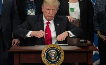 Trump cytuje stronę głoszącą, że Lucyferianie rządzą światem