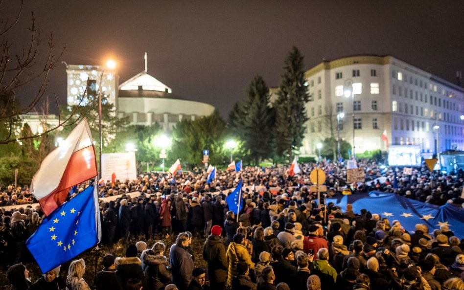 Andrzej Dera do sędziów: mogą odwiesić togę