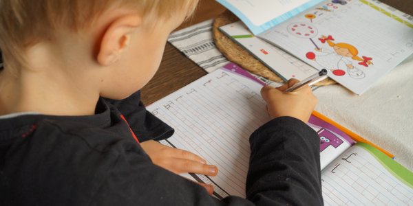 Sondaż: większość Polaków uważa, że szkoła nie przygotowuje dzieci do życia