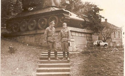 Oficerowie polscy w Czechosłowacji podczas interwencji wojsk Układu Warszawskiego. Fot. J.Sz
