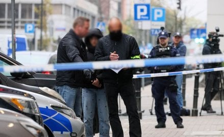Policja na miejscu ataku przy ulicy Nowogrodzkiej w centrum Warszawy