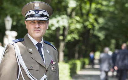 Gen. Krzysztof Klimek służył w BOR ponad 30 lat. Nieco ponad pięć w czasach PRL. Zdaniem ministra za