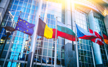Powiązanie funduszy z UE z praworządnością: Czy Polska zawetuje unijny budżet?