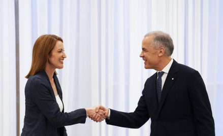 Roberta Metsola i Mark Carney w Erywaniu, podczas VIII szczyu Europejskiej Wspólnoty Politycznej, ma