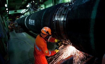 Nowe sankcje wobec Rosji mogą objąć zakaz budowy Nord Stream 2 – pisze wtorkowa „Niezawisimaja Gazie