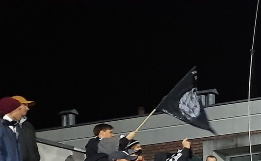 Kibice na trybunach bemowskiego obiektu