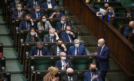 PiS zgłasza projekt ws. szczepień. Posłanka liczy na bunt w partii