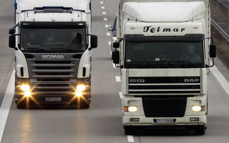Koniec z wyprzedzaniem się TIR-ów na A2