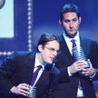 Kevin Systrom i Mike Krieger (Instagram) odbierają nagrodę na 16. ceremonii rozdania Webby Awards. N