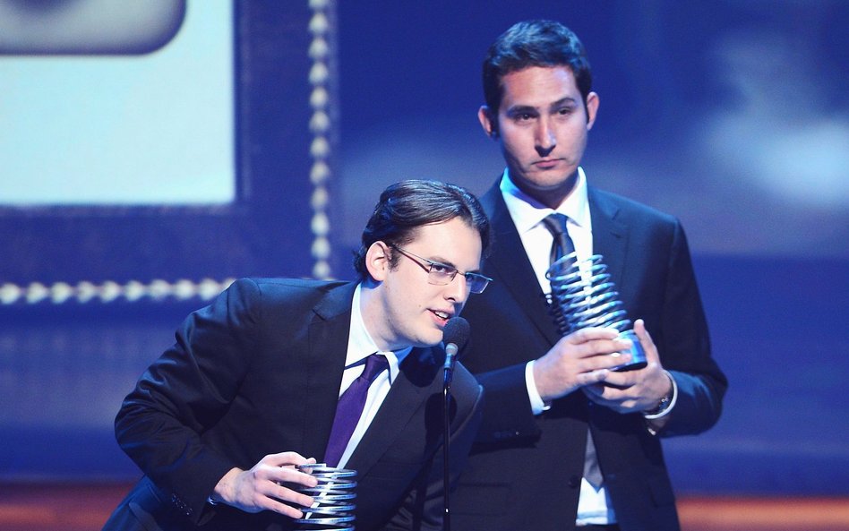 Kevin Systrom i Mike Krieger (Instagram) odbierają nagrodę na 16. ceremonii rozdania Webby Awards. N