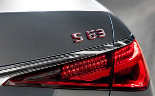 Mercedes AMG S63 E Performance