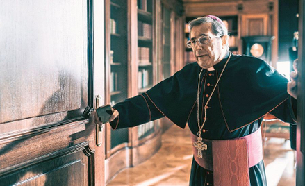 Hall: Ponury obraz Kościoła i jego polityczne konsekwencje
