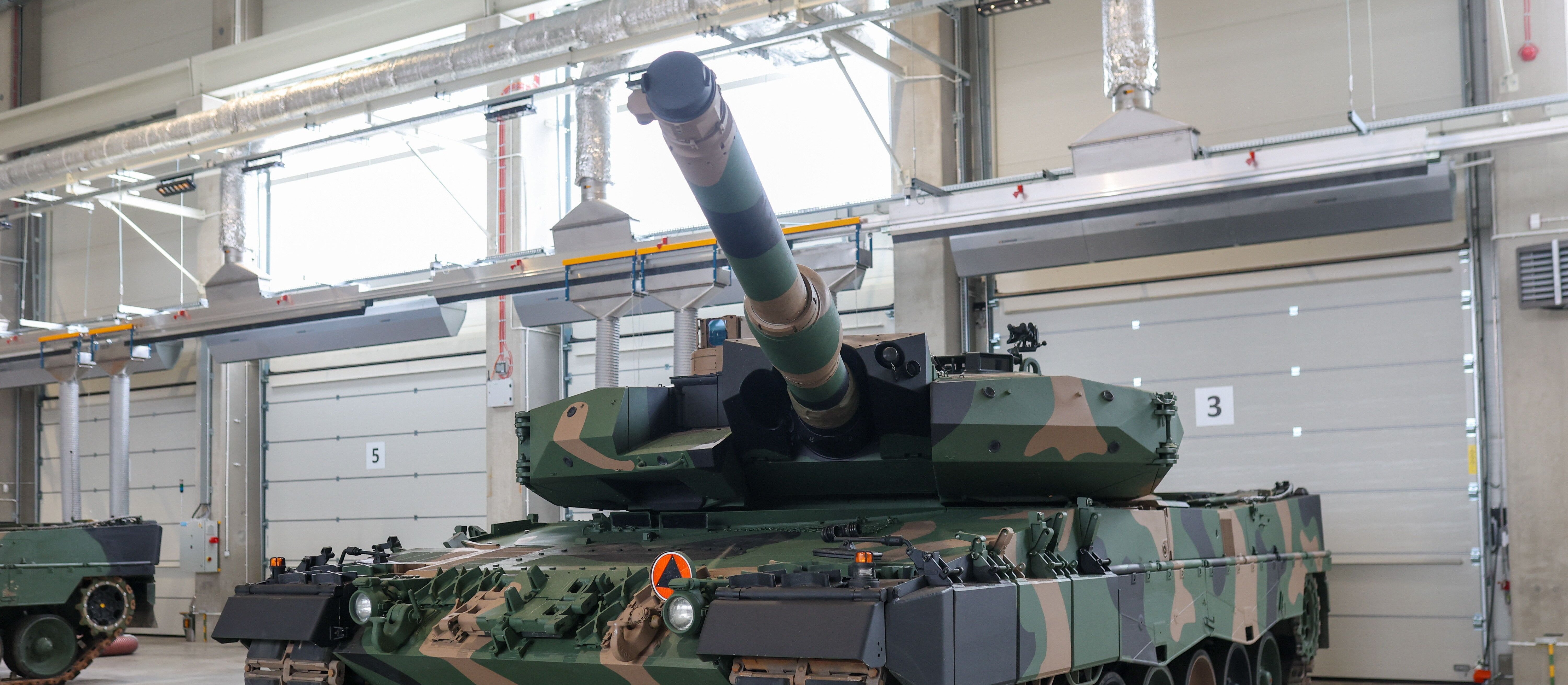 Ilu dronów będą potrzebować Rosjanie do zniszczenia jednego czołgu K2PL?