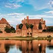 Malborską twierdzę wzniesiono „z błota” – „ex luto Marienburg” – czyli pruskiej gliny