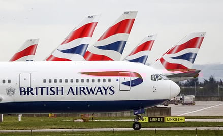 W sumie z rozkładu lotów, który miał być realizowany od kwietnia do końca października zniknie 30 ty