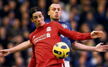 W derbach Liverpoolu (2:2) nie brakowało emocji i bramek. Fernando Torres (na pierwszym planie) gola