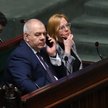 Wicepremier, minister aktywów państwowych Jacek Sasin (C) oraz minister klimatu i środowiska Anna Mo