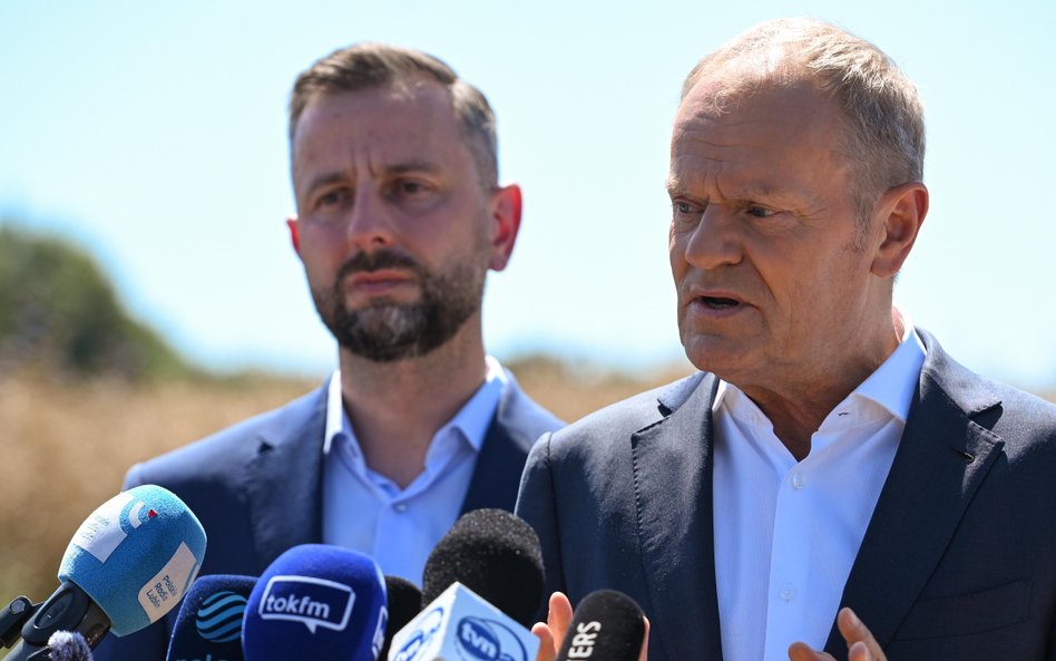 Premier Donald Tusk oraz wicepremier, minister obrony narodowej Władysław Kosiniak-Kamysz