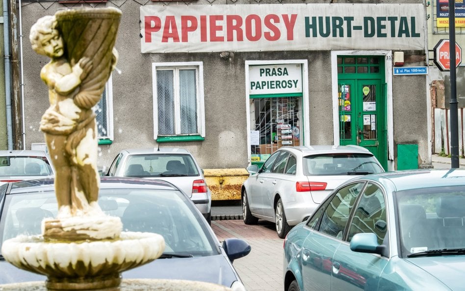 Droższe legalne papierosy, tańszy czarny rynek. Budżet nie dostał miliardów