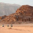 Pustynia Wadi Rum to jedna z największych atrakcji turystycznych Jordanii