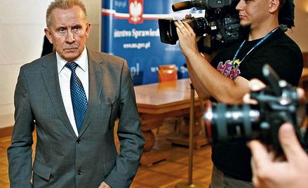 Minister sprawiedliwości Andrzej Czuma uważa, że poseł PO Zbigniew Chlebowski i minister sportu Miro