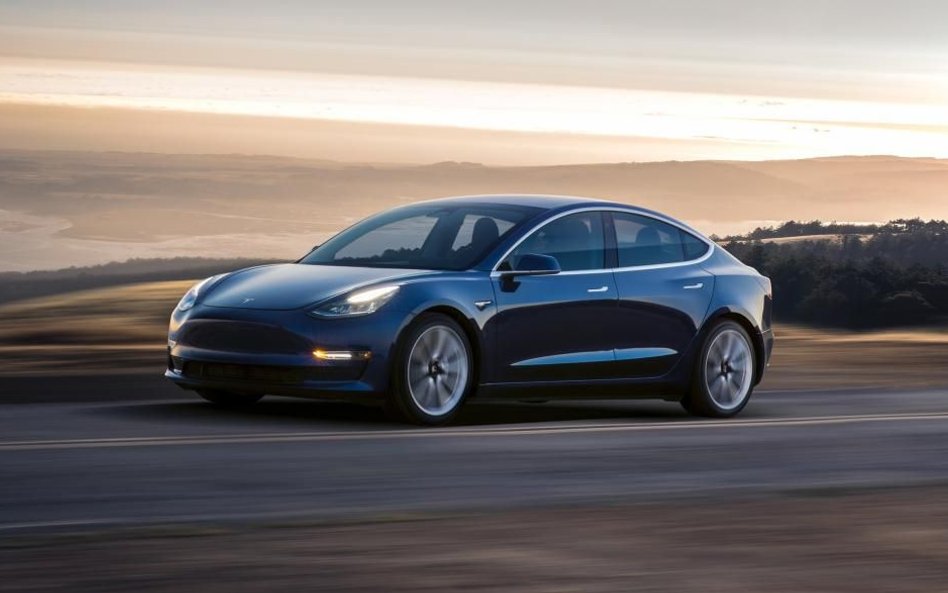 „Consumer Reports”: można już kupować Model 3 Tesli