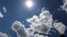 Wreszcie trochę cieplej, ale tylko w połowie Polski. W drugiej połowie deszcz i burze