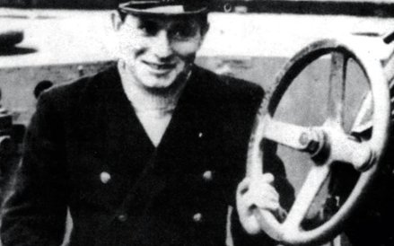 Kpt. Jan Grudziński objął dowództwo ORP „Orzeł” po wysadzeniu na ląd chorego kmdr. ppor. Kłoczkowski