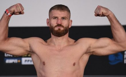Jan Błachowicz z mistrzowskim pasem UFC