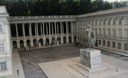 Miniatura Pałacu Saskiego - eksponat warszawskiego Parku Miniatur