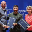 Charles Michel, Ursula von der Leyen i Wołodymyr Zełenski podpisali umowę między UE a Ukrainą
