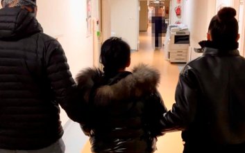 Zatrzymana przez policję czterdziestopięcioletnia kobieta wyłudziła ponad 200 tys. zł od starszego m