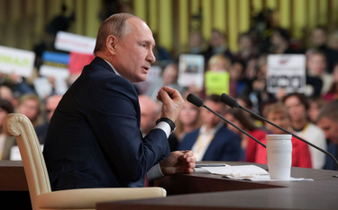 Putin: Rosja nie planuje sojuszu wojskowego z Chinami