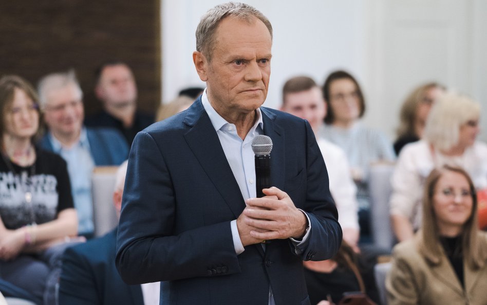 Tusk zapowiada "babciowe", czyli 1500 zł dla matek wracających do pracy